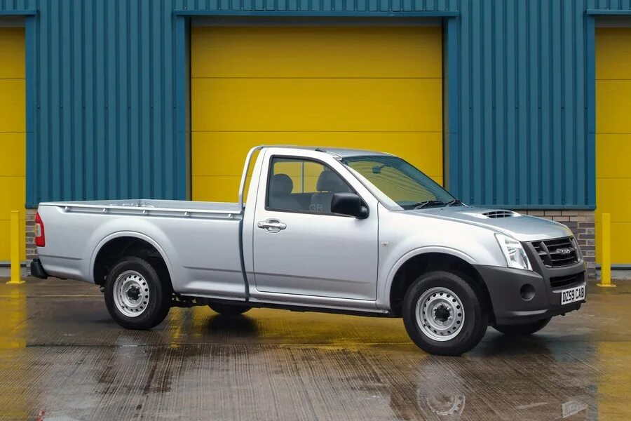 Купить пикап дизель. Great Wall v240 Single Cab. Исузу пикап 2022. Исузу родео пикап. Исузу пикап 2022 салон.