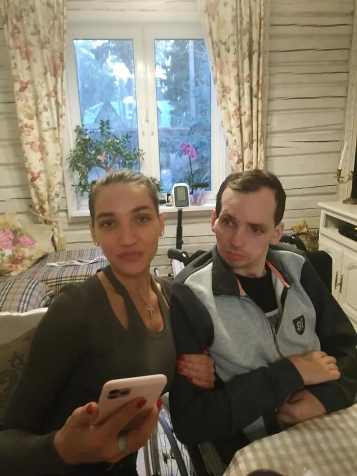 Жена отмалчивается: Во что превратилась жизнь известного актёра Алексея Янина сп