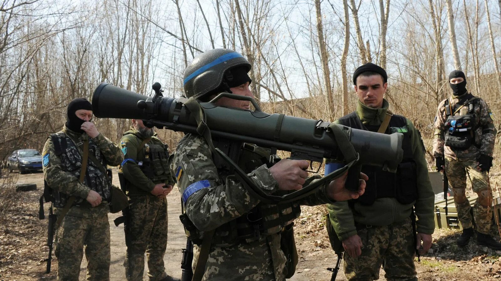 Военные россии против военных украины. НЛАВ джавелинчик. Польские наемники на Украине. Натовское вооружение на Украине. Иностранные наемники на Украине.