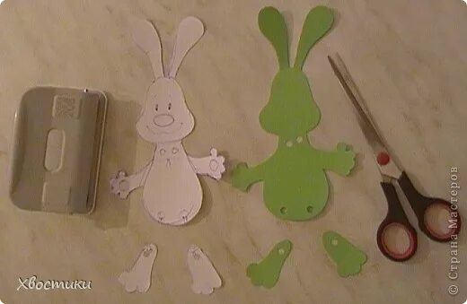 Подвижная игрушка зайчик. Подвижная игрушка на нитках. Подвижная игрушка заяц. Подвижные игрушки из картона. Подвижная игрушка зайчик.