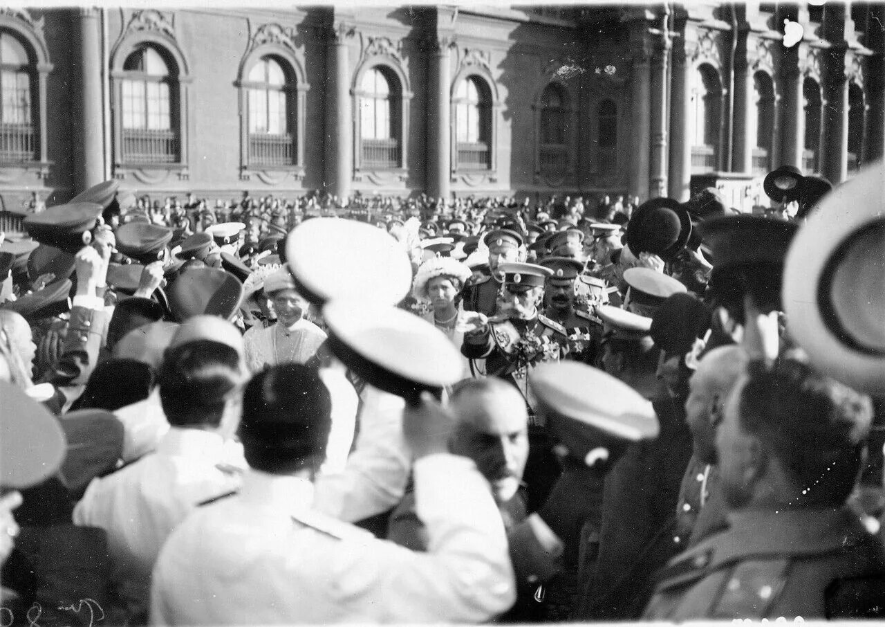 Деталь панорамы франца рубо оборона севастополя 1904. Объявили русским войну. Сарыкамшскаяоперация 1914. Дворцовая площадь 1915 санкт-петербург. Германия объявила войну россии в 1914.