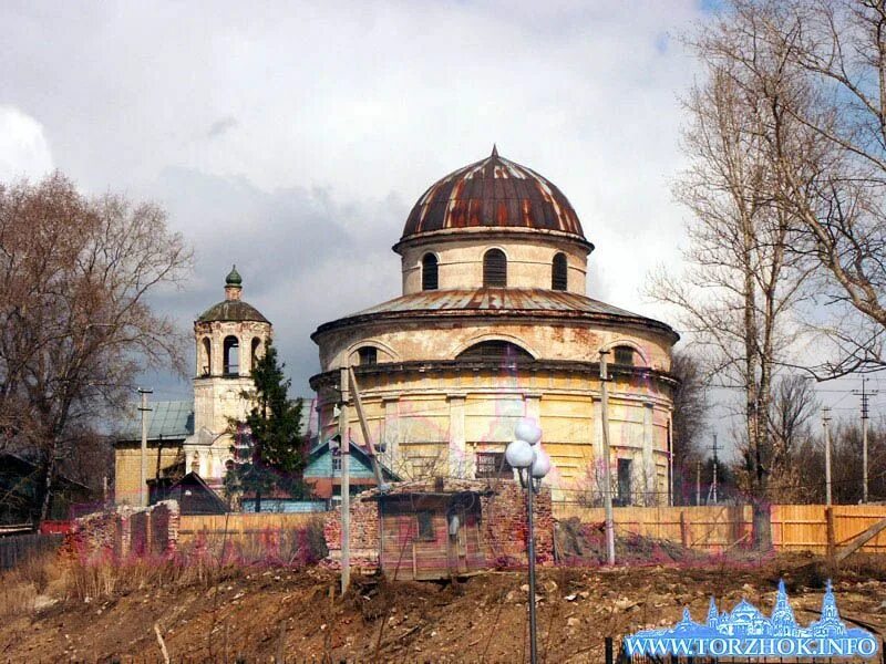 Воскресенский монастырь торжок. Торжок воскресенский собор. торжок красный городок. торжок усекновения главы. торжок предтеченская церковь.