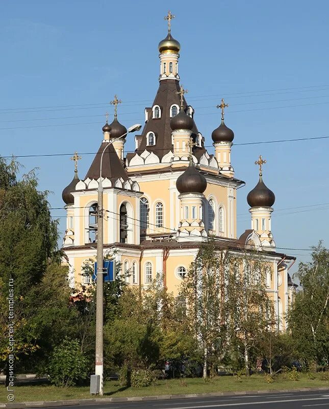 Православие в жулебино. Храм сретения господня в жулебино. церковь жулебино привольная. новый храм в жулебино. храм сретения господня в жулебино внутри.