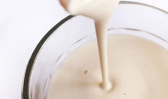 Десерт из ряженки. Топленое молоко. Ряженка в стакане. Цвет ряженки. Уураг молозиво.