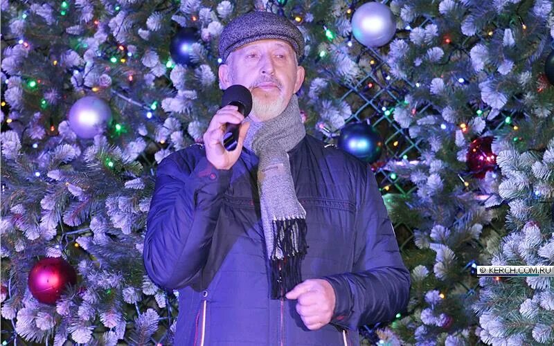 Планета поющих елок. Песни поет елка. Картинки поющая елочка. Песни поет елка. Пение под елкой.