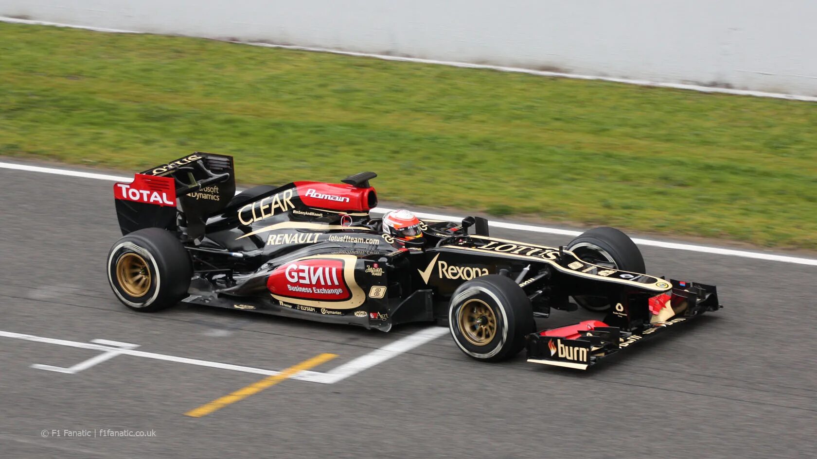 Dashed back. Lotus f1 2013. Лотус Рено ф1. Rexona Lotus f1.