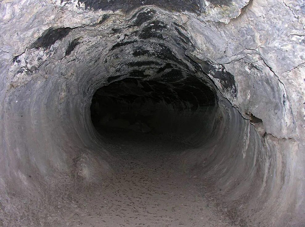 лавовые трубы. лавовые трубки пещеры на марсе. пещера кашкулак хакасия. тоннель пещера змея геншин. санктум пещера.