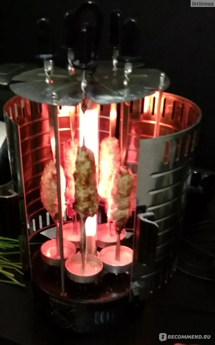 Кебаб в электрошашлычнице. Угли в электрошашлычнице. Люля кебаб в электрошашлычнице. Электрошашлычница для курицы. Электрошашлычница kitfort kt-1404.