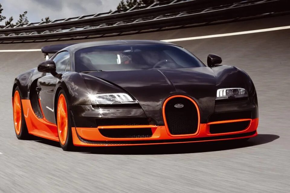 Про быструю машину. Bugatti Veyron 2005. Bugatti Veyron Supersport. Бугатти Вейрон 2015. Bugatti Veyron super Sport.