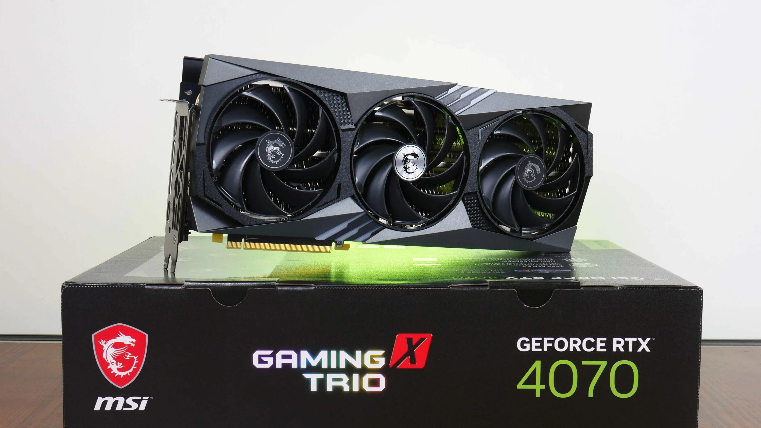 Msi rtx 4080 gaming trio. RTX 4070 MSI. MSI RTX 4070 Ventus. RTX 4070 MSI Trio. 4070 МСИ видеокарта.