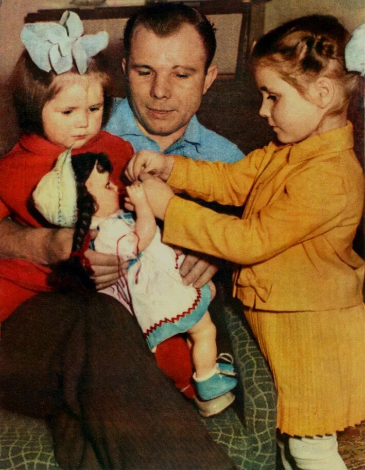 гагарин дети. гагарин дети. семья юрия гагарина. семья юрия гагарина. дети юрия гагарина.