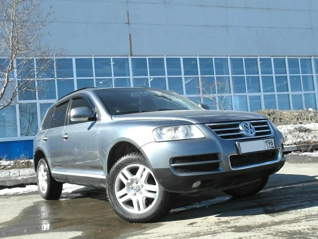 Фольксваген туарег бензин купить. Фольксваген Туарег 7l. Volkswagen Touareg 7l at. Фольксваген Туарег 2006 года 6 цилиндров. Фольксваген Туарег 3.2 бензин 220 л.с.