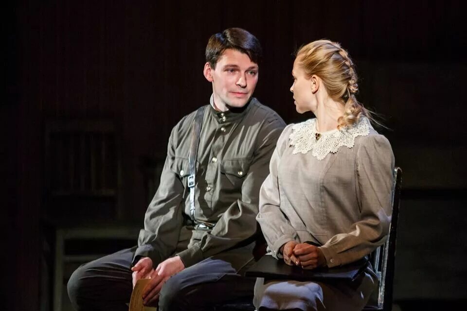 Варшавская мелодия спектакль. Варшавская мелодия спектакль бероев. Театральная постановка варшавская мелодия. Варшавская мелодия пермь. Варшавская история спектакль.