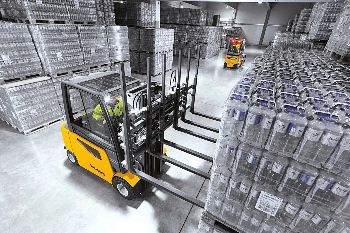 Техника используемая на складе. Юнгхайнрих подъемно-погрузочная. Складские погрузчики юнгхайнрих. Складская техника погрузчики штабелеры. Вилочный погрузчик ричтрак.