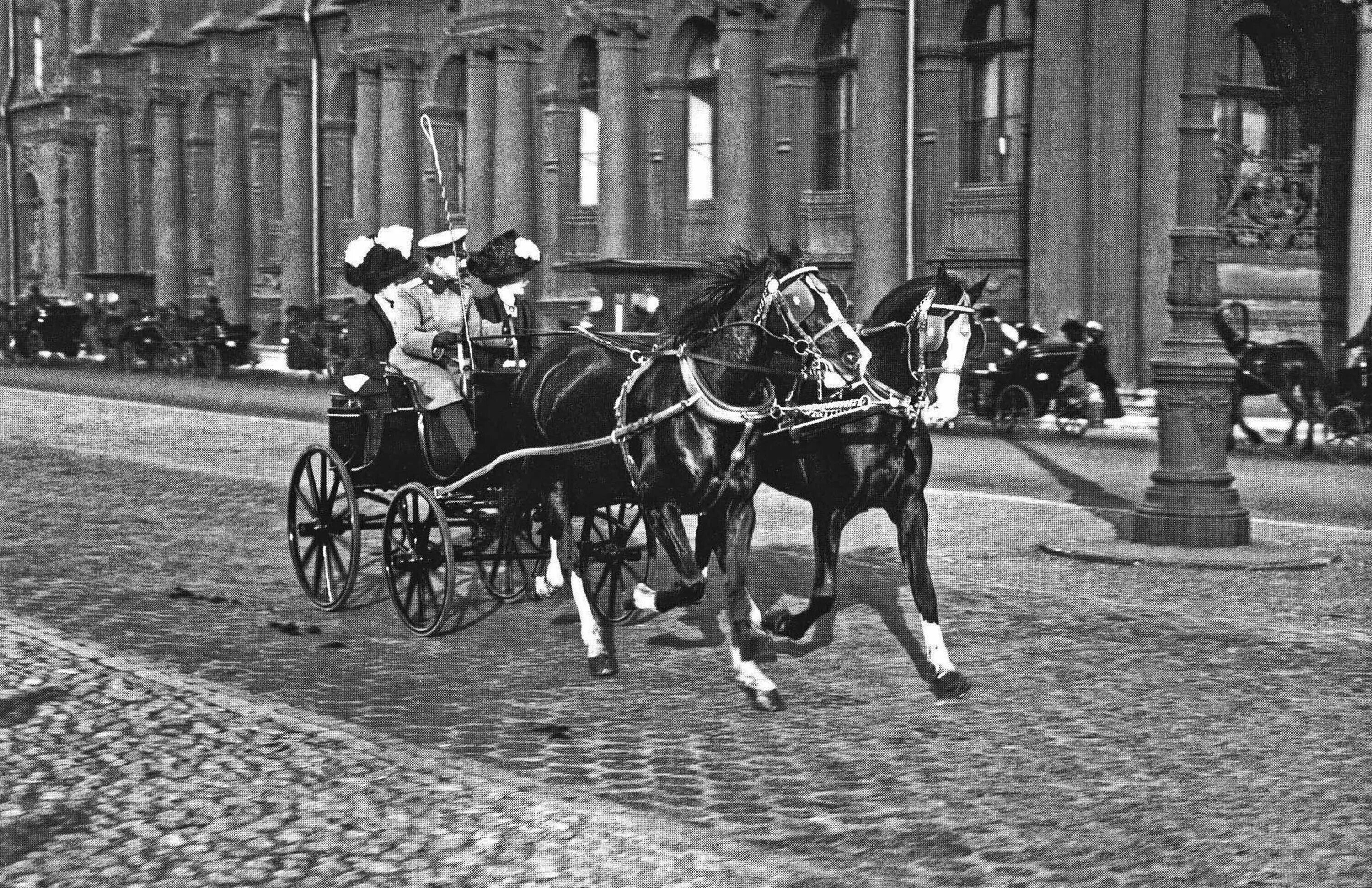 Начало пд. Царское село 1910 год. Извозчик Петербурга начала 20 века. Российская Империя 19 век Санкт Петербург. Извозчики Санкт-Петербург 19 век.