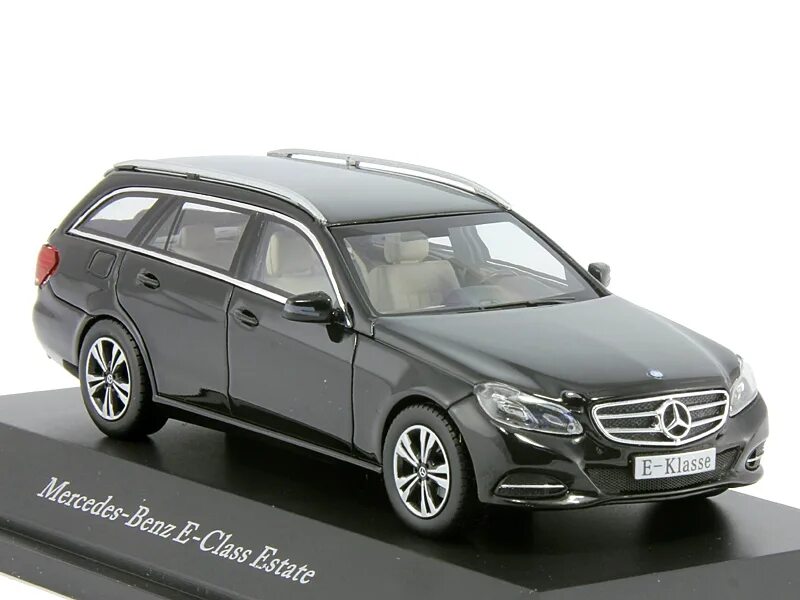 Мерседес 1 43. Mercedes w212 t-Modell 1/18. Mercedes w212 1 43. Kyosho Mercedes Benz w212 1:43. Моделька Мерседес w212.