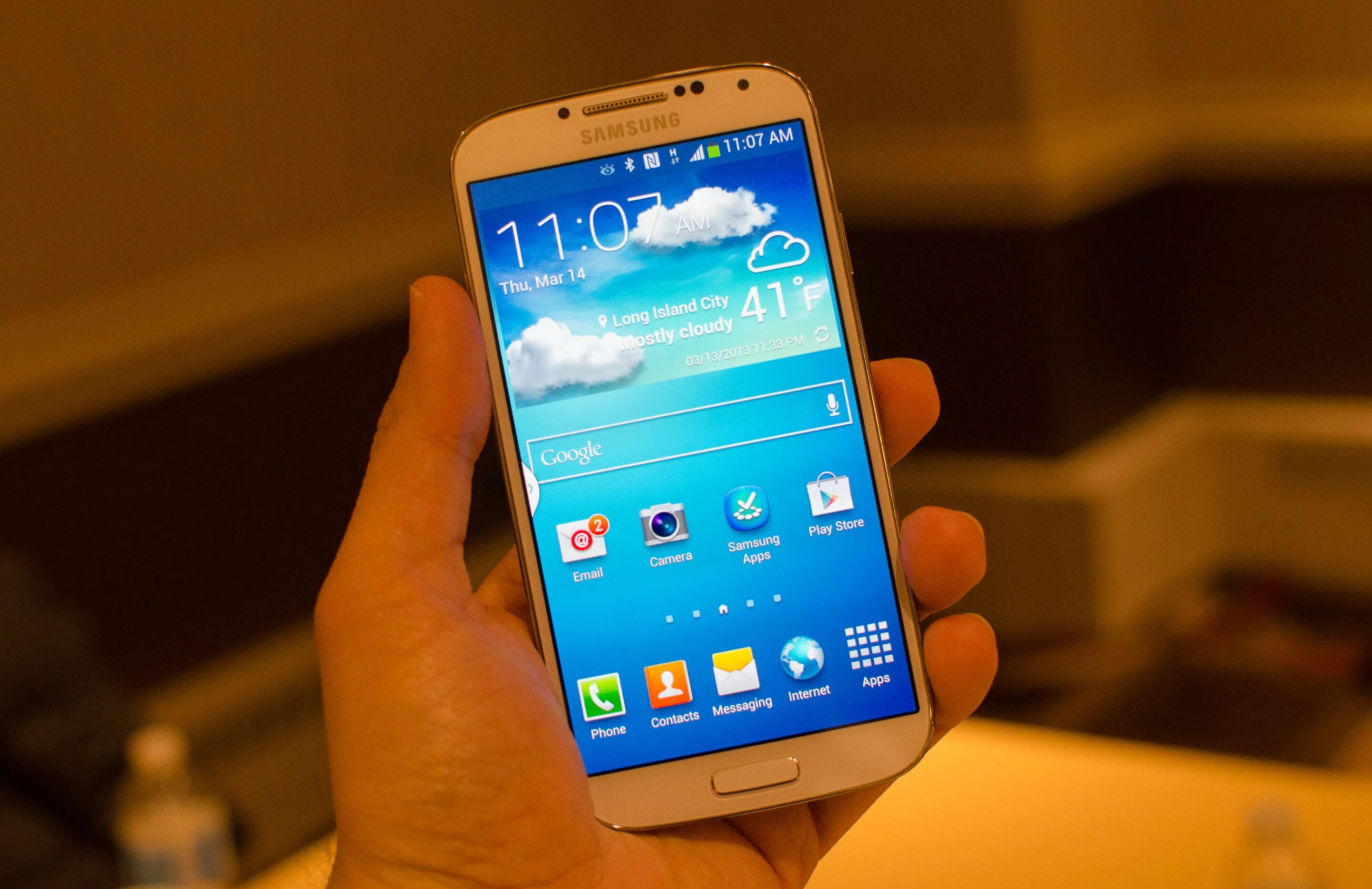 Samsung купить тула. Galaxy s4 gt-i9500. Самсунг гелаксм ао4 обзор. Обычный самсунг. Самсунг до 10 тысяч рублей.