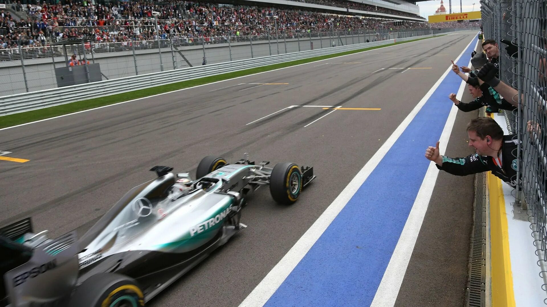 Ф 2015 г. Хэмильтон 2015. mercedes f1 2015. lewis hamilton 2015. льюис хэмилтон гран при остина 2015.