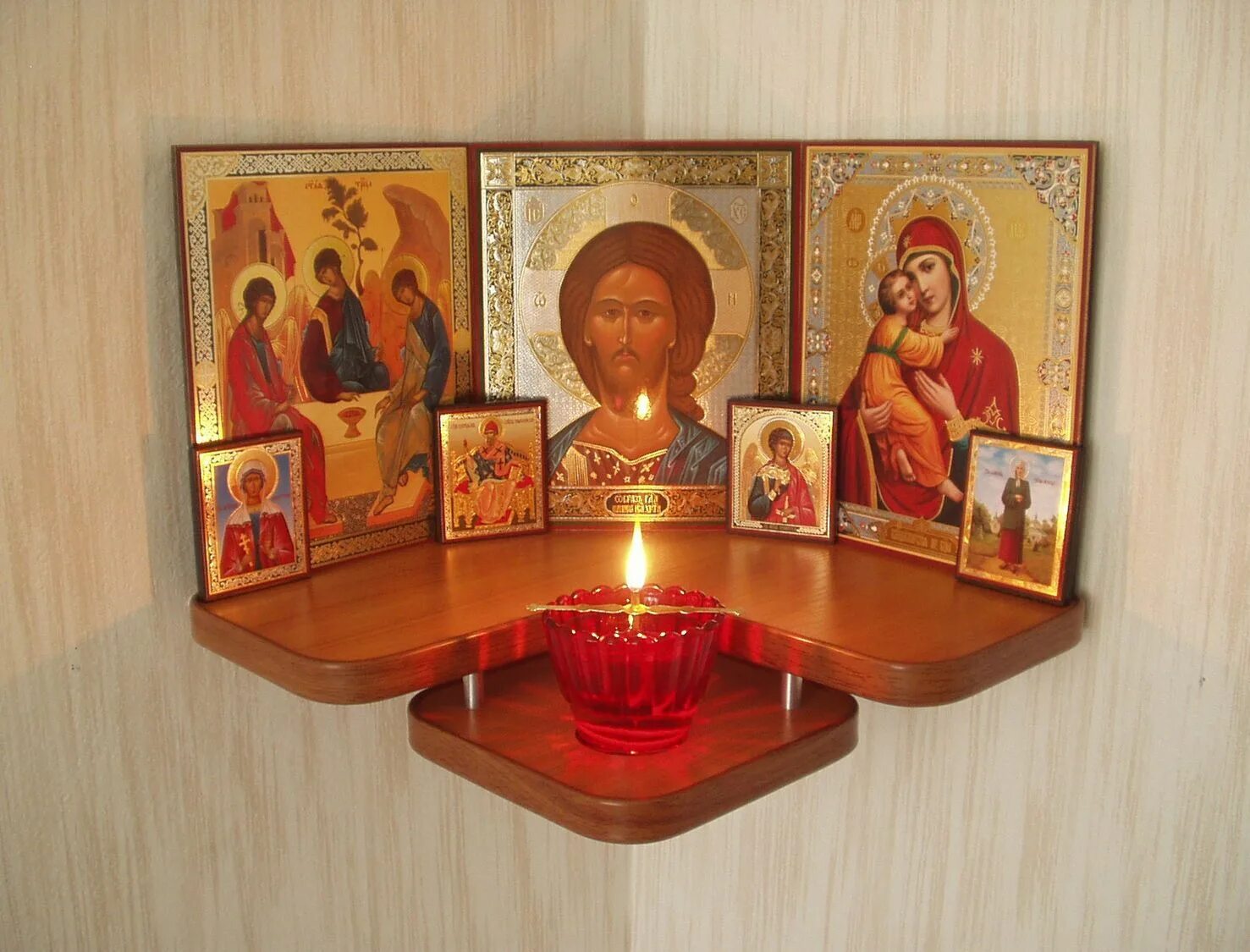 Какую икону вешать
