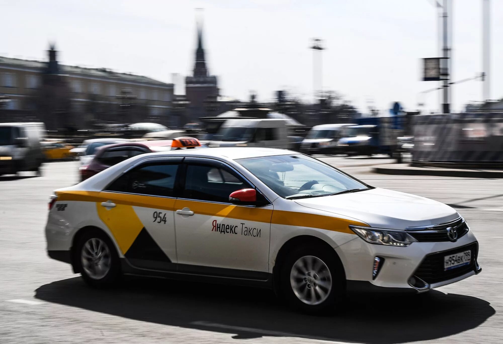 Поддержка такси в москве. Камри 3.5 такси. Toyota Camry Taxi. Toyota Camry 55 (Taxi). Toyota Camry 2021 такси.