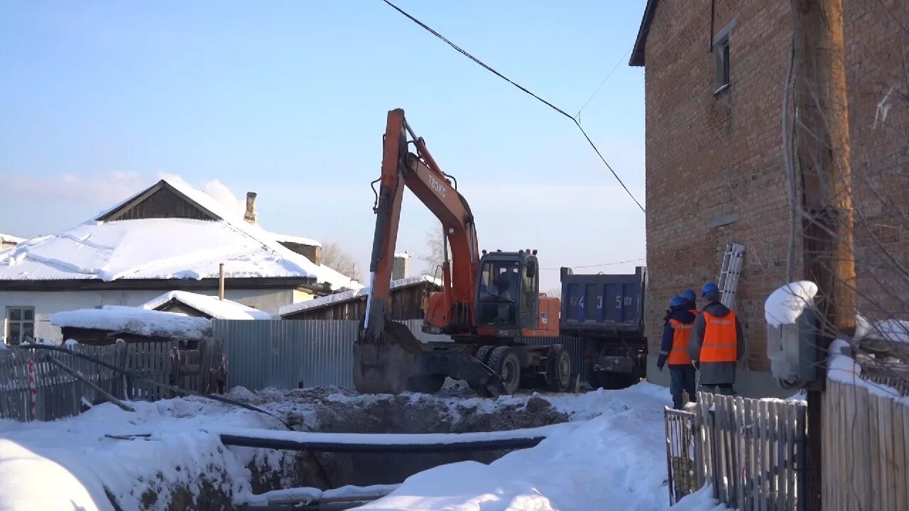 Казахстан город усть-каменогорск. Холодная вода усть каменогорск. Прорыв на сетях водоснабжения. Слияние рек иртыш и ульба. Холодная вода усть каменогорск.