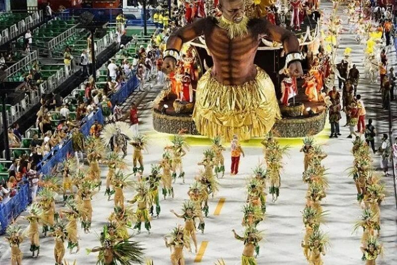 Венецкий карнавал в италии. Бразильский карнавал кратко. Карнавал в венеции 2023. Венецкий карнавал в италии. Карнавал в рио-де-жанейро.