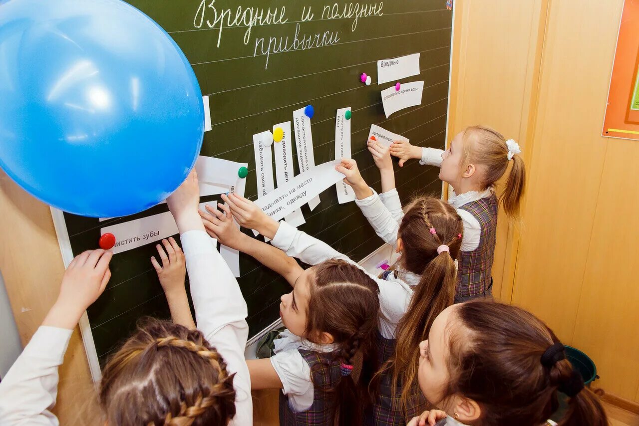 Занятия для детей. Дошкольники в детском саду. Дети в детском саду. Игры со всем классом. Дети в детском саду.