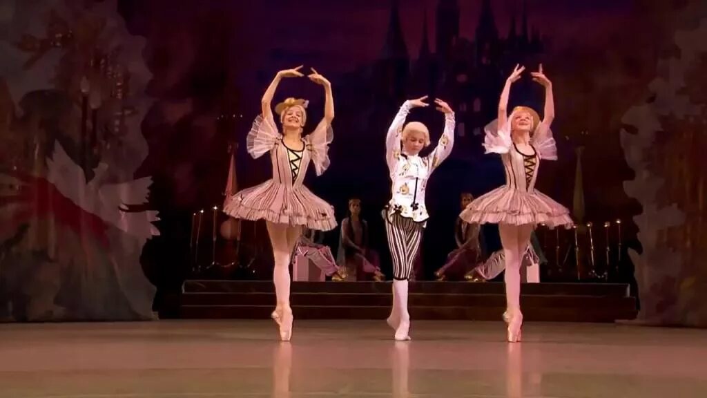 Чайковский танцы из балета щелкунчик. Опера щелкунчик чайковский. Чайковский балет щелкунчик арабский танец. Чайковский щелкунчик русский танец трепак. Чайковский танцы из балета щелкунчик.
