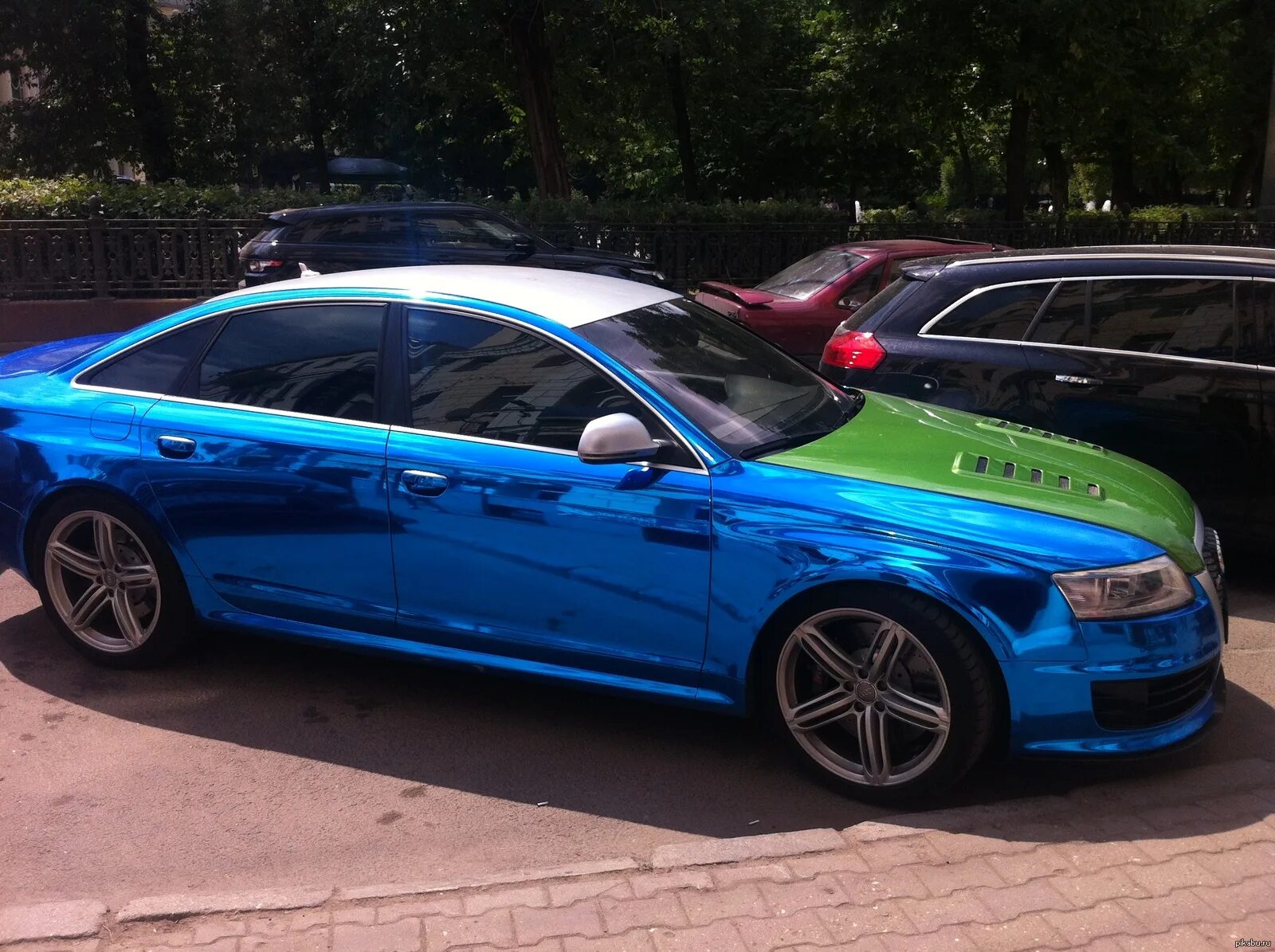 Тойота селика салатовая. Ауди тт 2000 зеленый перламутр. Бмв м5 зеленая матовая. Спорткар ламборджини авентадор. Полосы на авто.