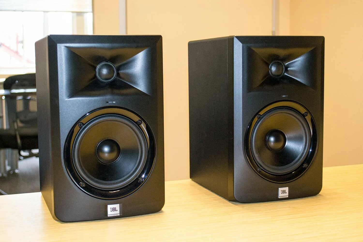 Lsr 2. Jbl lsr305. jbl mkii lsr305230. jbl lsr305 ачх. jbl lsr310s.