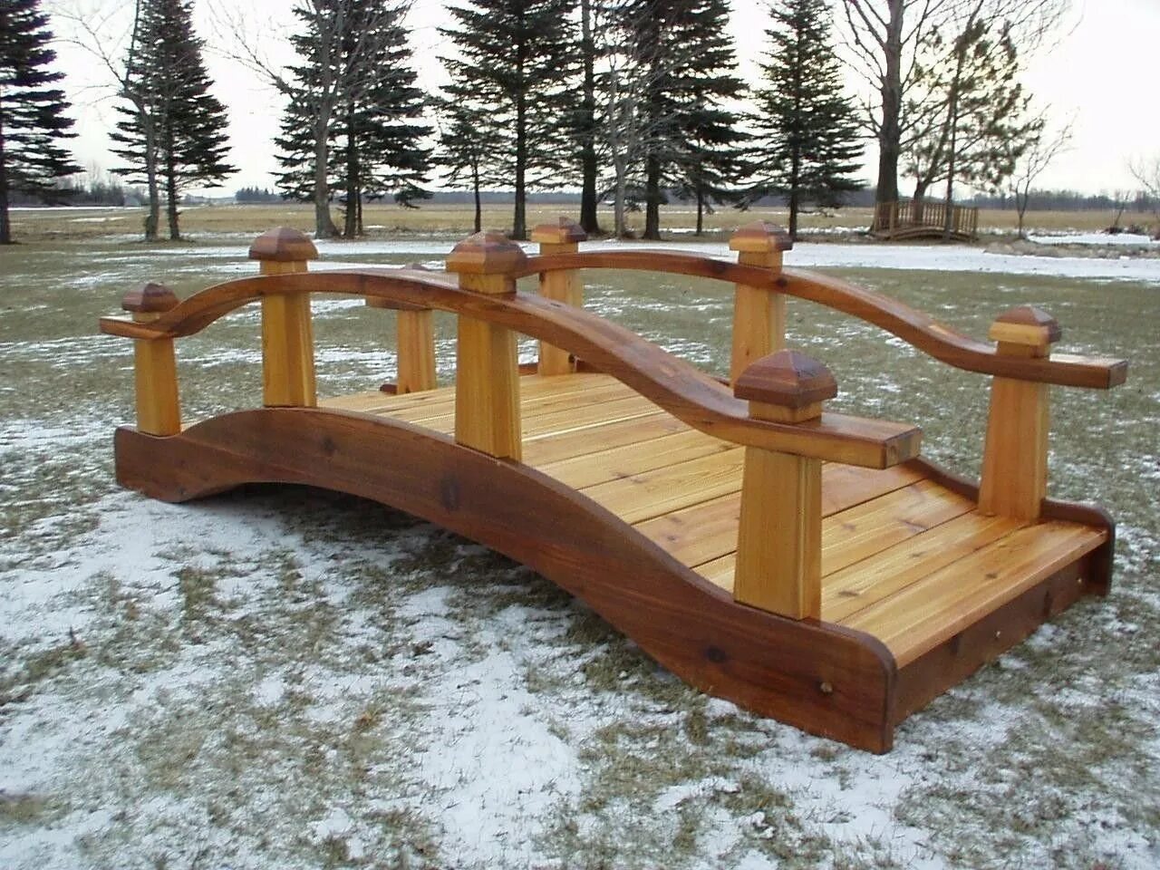 Построить деревянный мост. Мостик деревянный декоративный. Декоративный мостик для сада. Деревянный мостик для сада. Декоративный мостик из дерева.