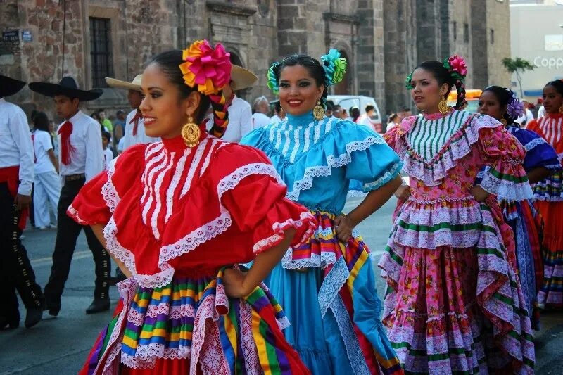 Государственным языком мексики является. День революции в Мексике. Мексиканские революционеры. Мексика официальное название. Праздник в Мексике ноябре.