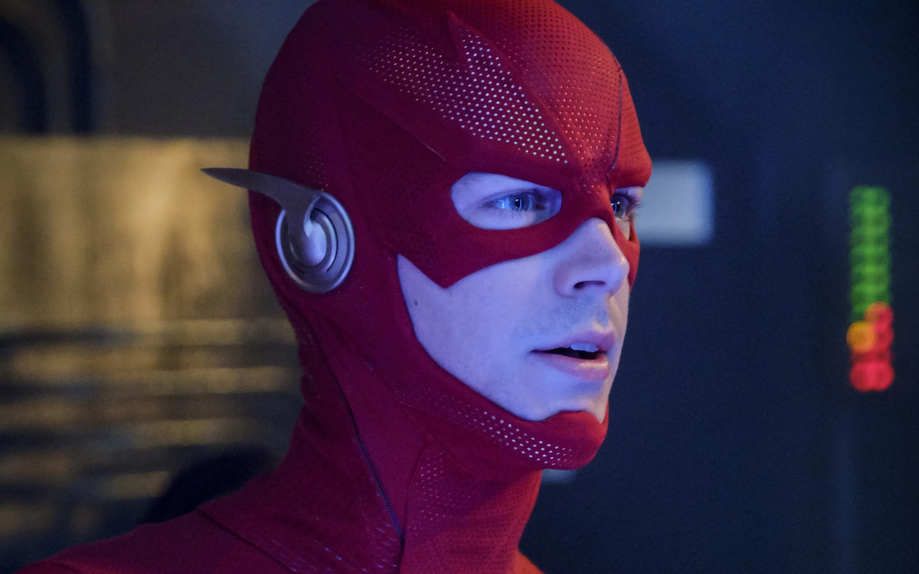 Барри аллен флэш сериал. Флеш 2 сезон 17 серия. Flash супергерой. Костюм флэша эзра миллер. Скорость флеша.