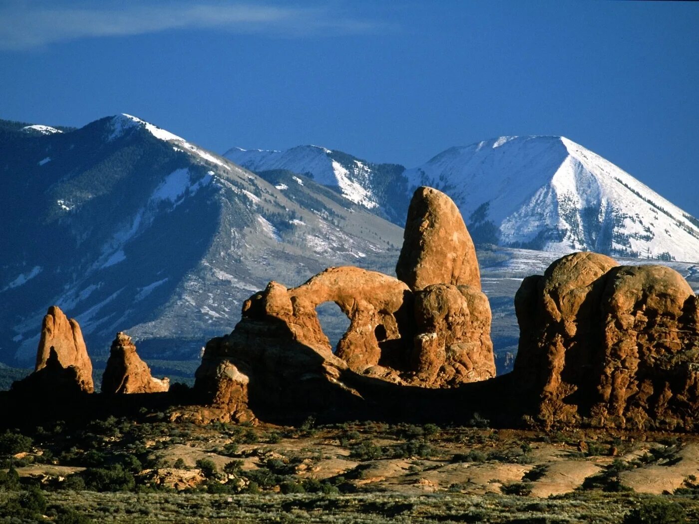 The biggest mountain in the world. Необычные горы. Необычные формы гор. Самые странные горы. Горы необычной формы.