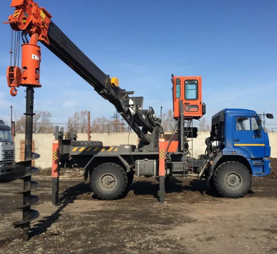 Ямобур иркутск. Бкм 534 сваебой. ямобур нбу 1300. камаз бкм 1514. исузи ямобур.