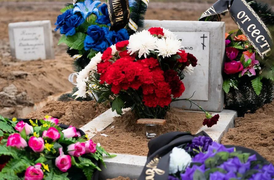 Могила первого человека. Как найти где похоронены. Благовещенское кладбище сергиев посад. Как найти где похоронены. Преображенское кладбище воинский некрополь.