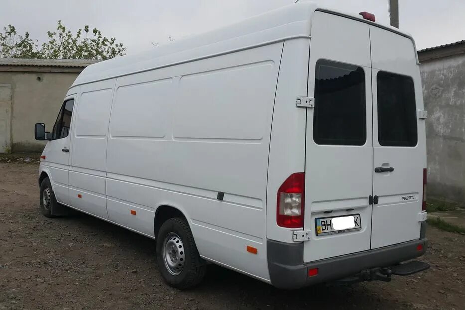 Длинный спринтер. Mercedes-Benz Sprinter 313 груз. Спринтер длинная база. Спринтер длинный 2011 года. Мерседес длинная база.