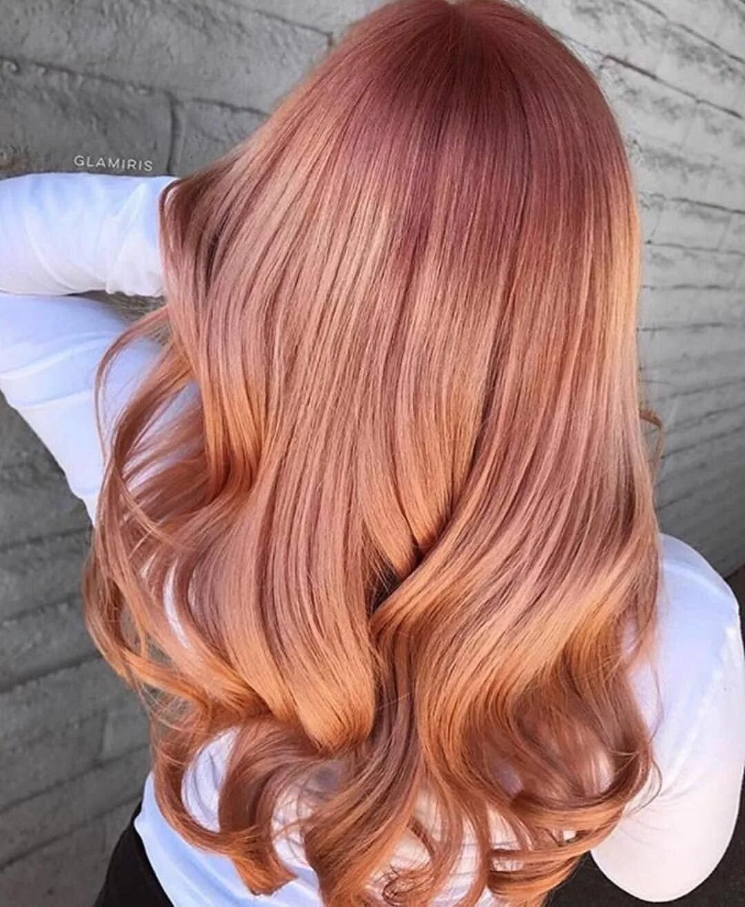 Рыже розовый цвет. Роуз Голд цвет волос. Роуз Голд балаяж. Рыже розовый цвет волос. Золотисто розовый цвет волос.
