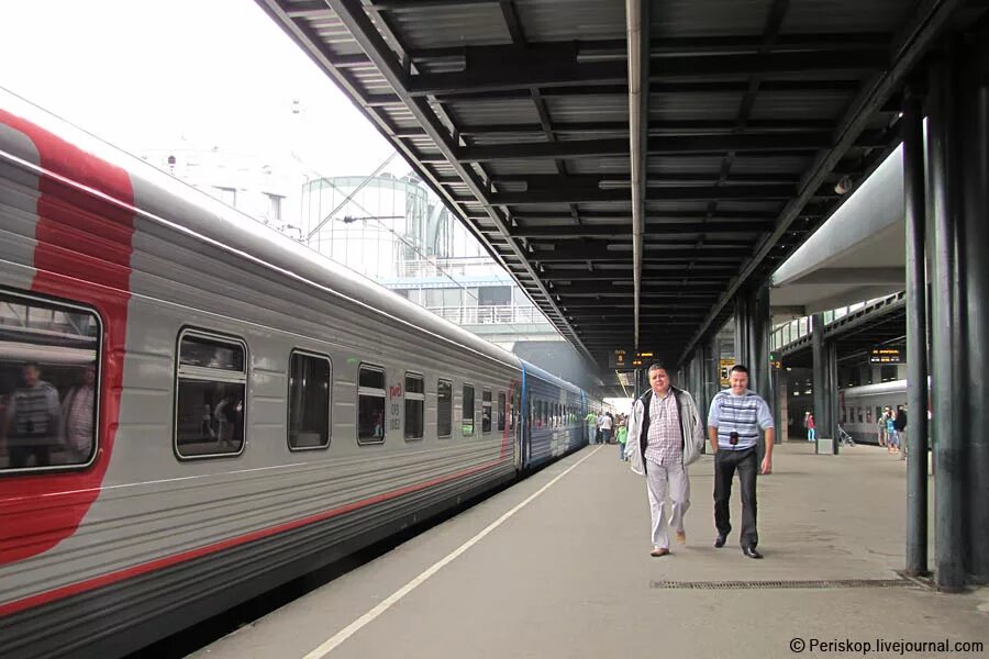 Ладожский вокзал поезд на Мурманск. Мурманск - СПБ Ладожский. Фото поезда Пермь 2-Ладожское. Ладожский вокзал расположение вагонов поезда на Мурманск.