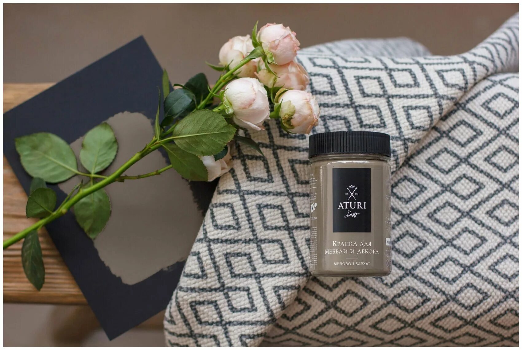 Меловая краска chalk paint. Диван покрашенный серый меловой краской фото. Краска мирабелла для мебели. Громоздкая мебель. Краска для мебели меловой бархат.
