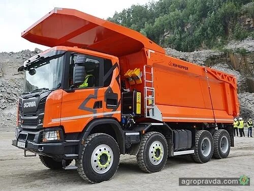 Карьерный самосвал скания. Карьерная скания g440. Скания самосвал 8х4 карьерный. Самосвал scania p440 8x4. Карьерный самосвал скания.