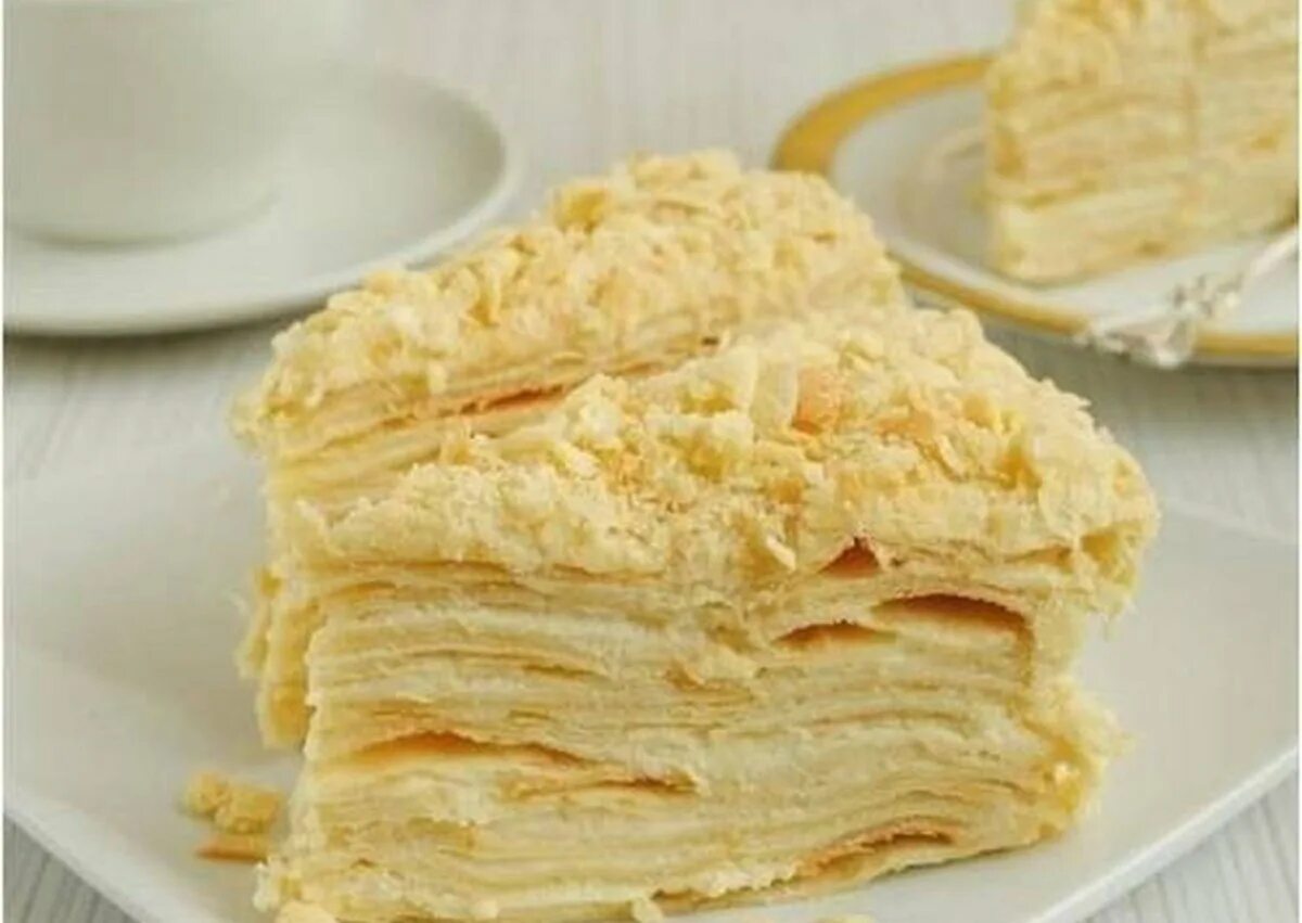 Торт наполеон с заварным кремом. Крем для наполеона. Крем для наполеона. Заварной для наполеона. Наполеон заварной.
