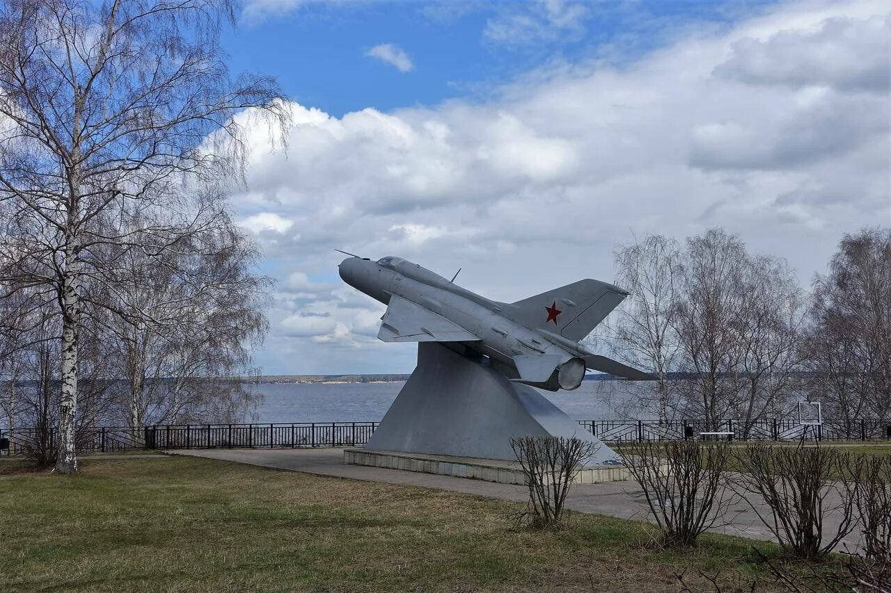 Подмосковье чкаловский. Чкаловск Нижегородская область. Чкаловск город. Памятник Чкалову в Нижегородской области в городе Чкаловск. Чкаловск Калининград.