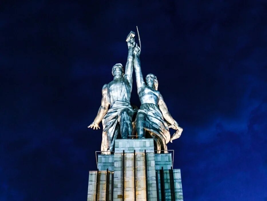 Памятник рабочий и колхозница в москве на вднх. Мухин скульптура рабочий и колхозница. Вднх скульптура рабочий и колхозница. Памятник рабочий и колхозница в москве. Рабочий и колхозница выставки сегодня.
