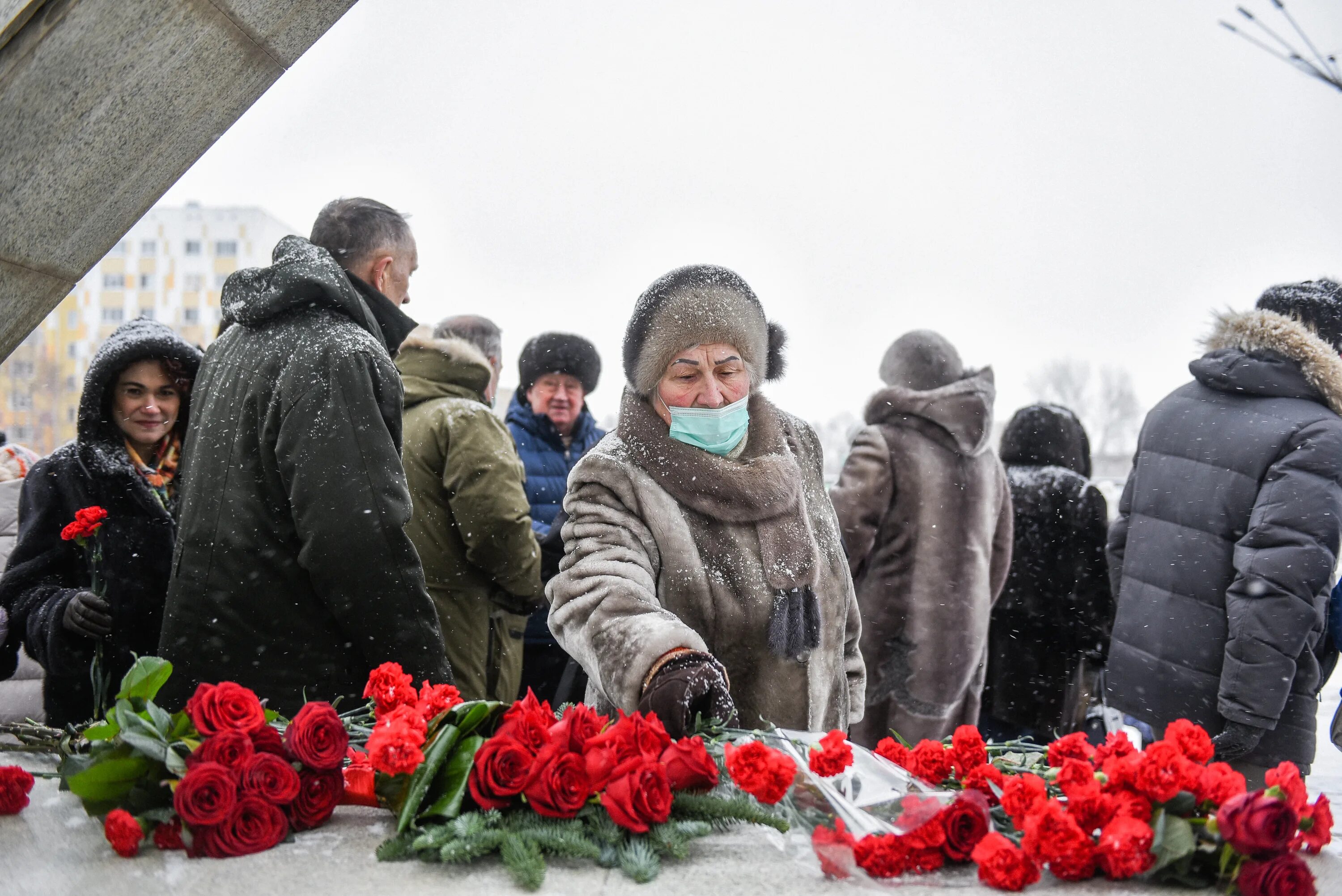 Мероприятия челны сегодня. Памятник Беляева Набережные Челны. События в Набережных Челнах сегодня. Нижнекамская ГЭС Набережные Челны.