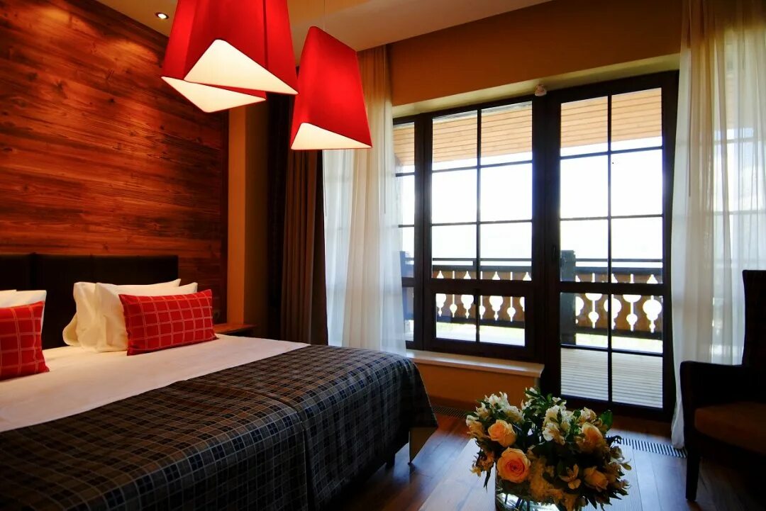 Отель гк новый свет. Отель романтика архыз. Отель гостиница комплекс. Отель гостиница комплекс. Поселок романтика архыз.