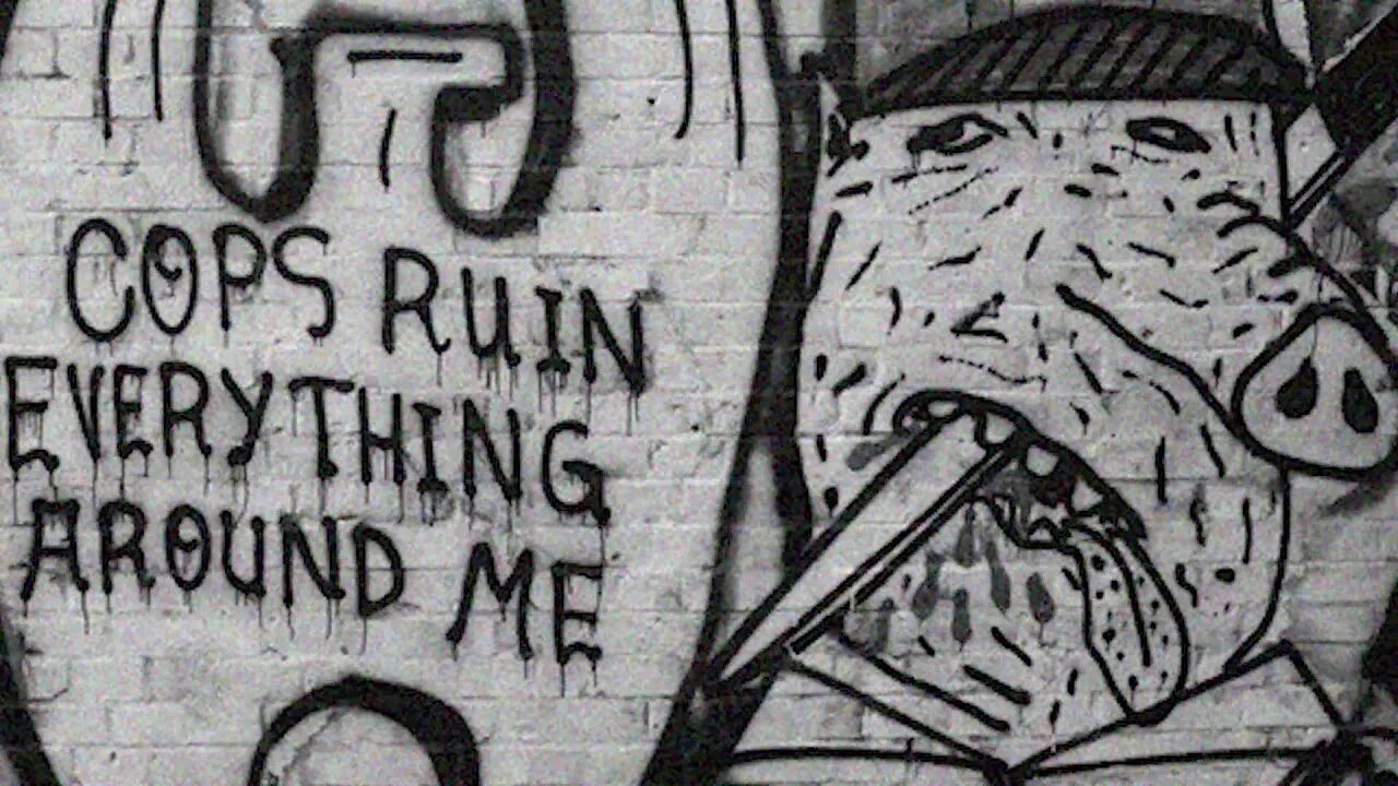 Everything's ruined. Граффити крем. Штукатурка м граффити. Enderm граффити. Граффити маты.