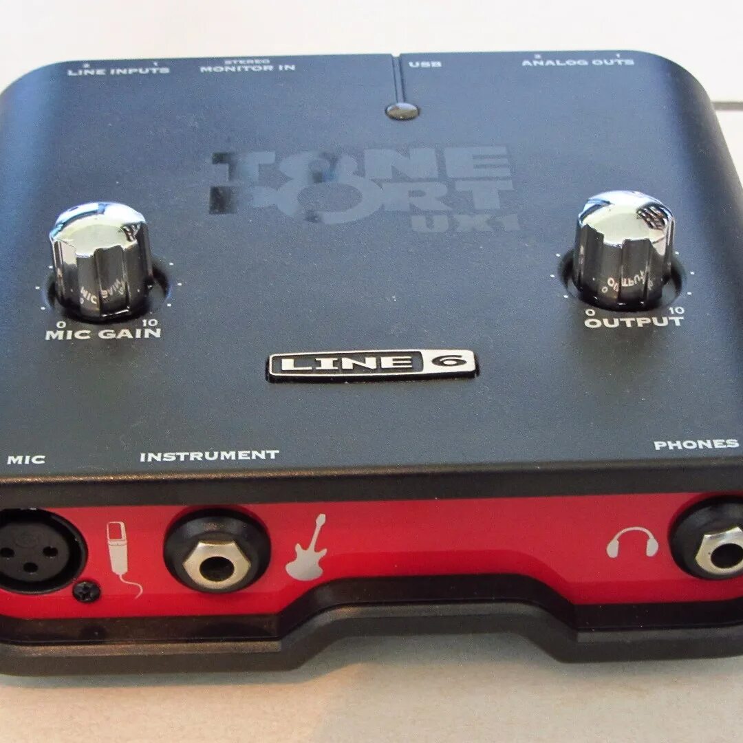 Line 6 ux8. Line 6 monkey. Line 6 pod studio ux2. Line 6 toneport ux2. Line 6 pod 2.