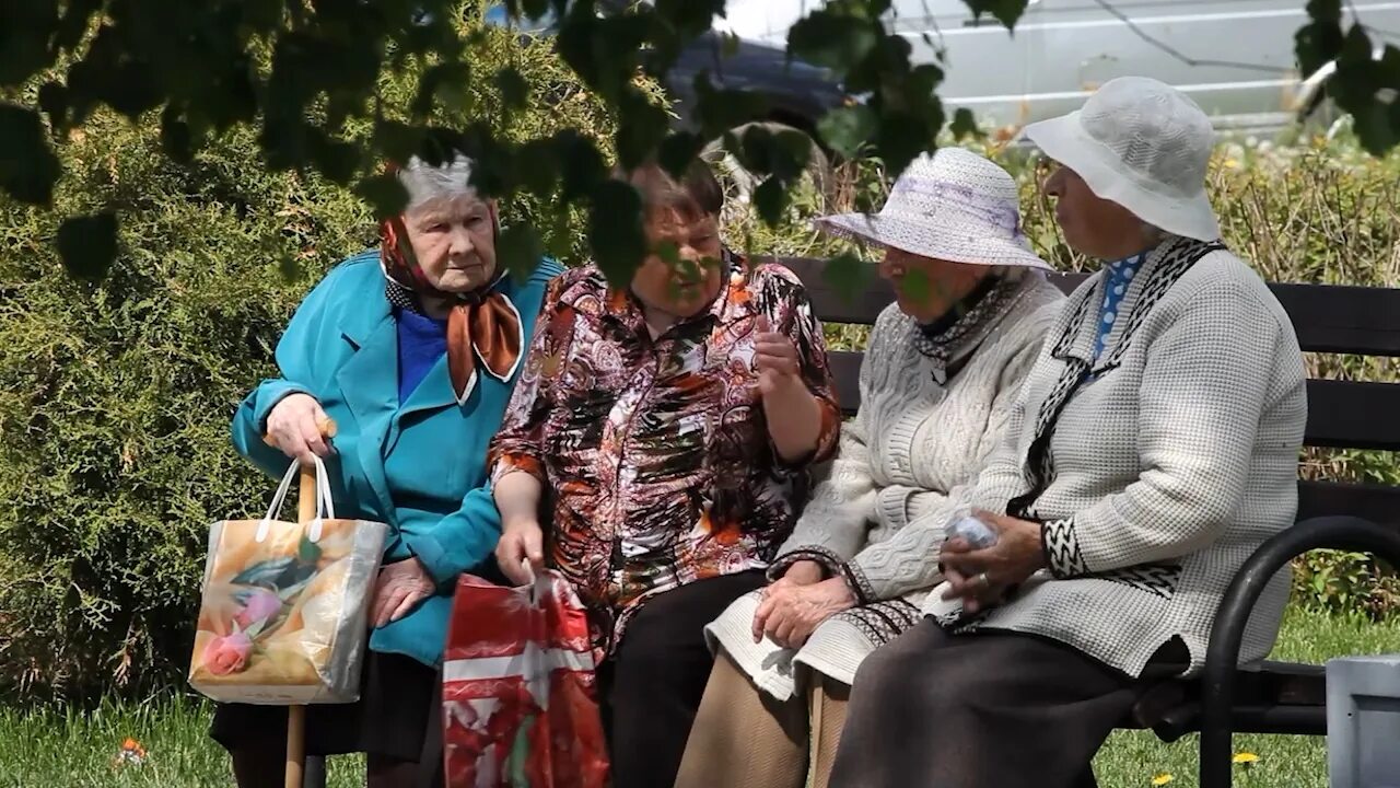 Российские пенсионеры. Пенсионеры пенсия. Пенсионерка Россия. Пенсионеры 2022.