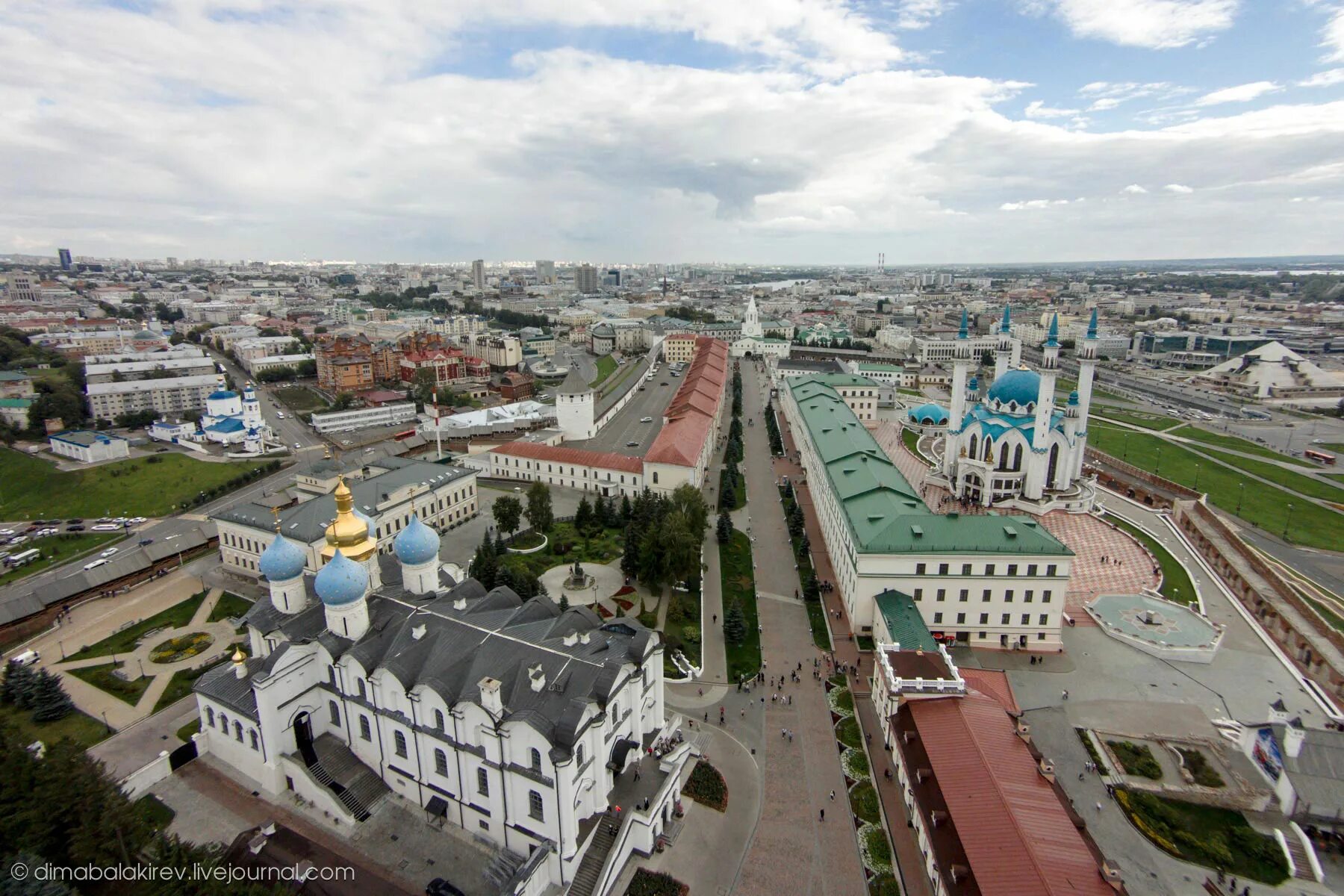 Казанский Кремль Казань. Территория Кремля Казань. Казань Кремль сверху. Казанский Кремль с высоты птичьего полета.